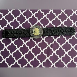 Women’s Cameo Rhinestone Elastic Metal belt -very Classy